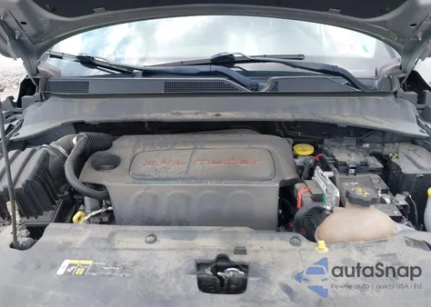 2018 Jeep Compass Latitude 4X4 z USA, uszkodzony, nr VIN 3C4NJDBB8JT339506